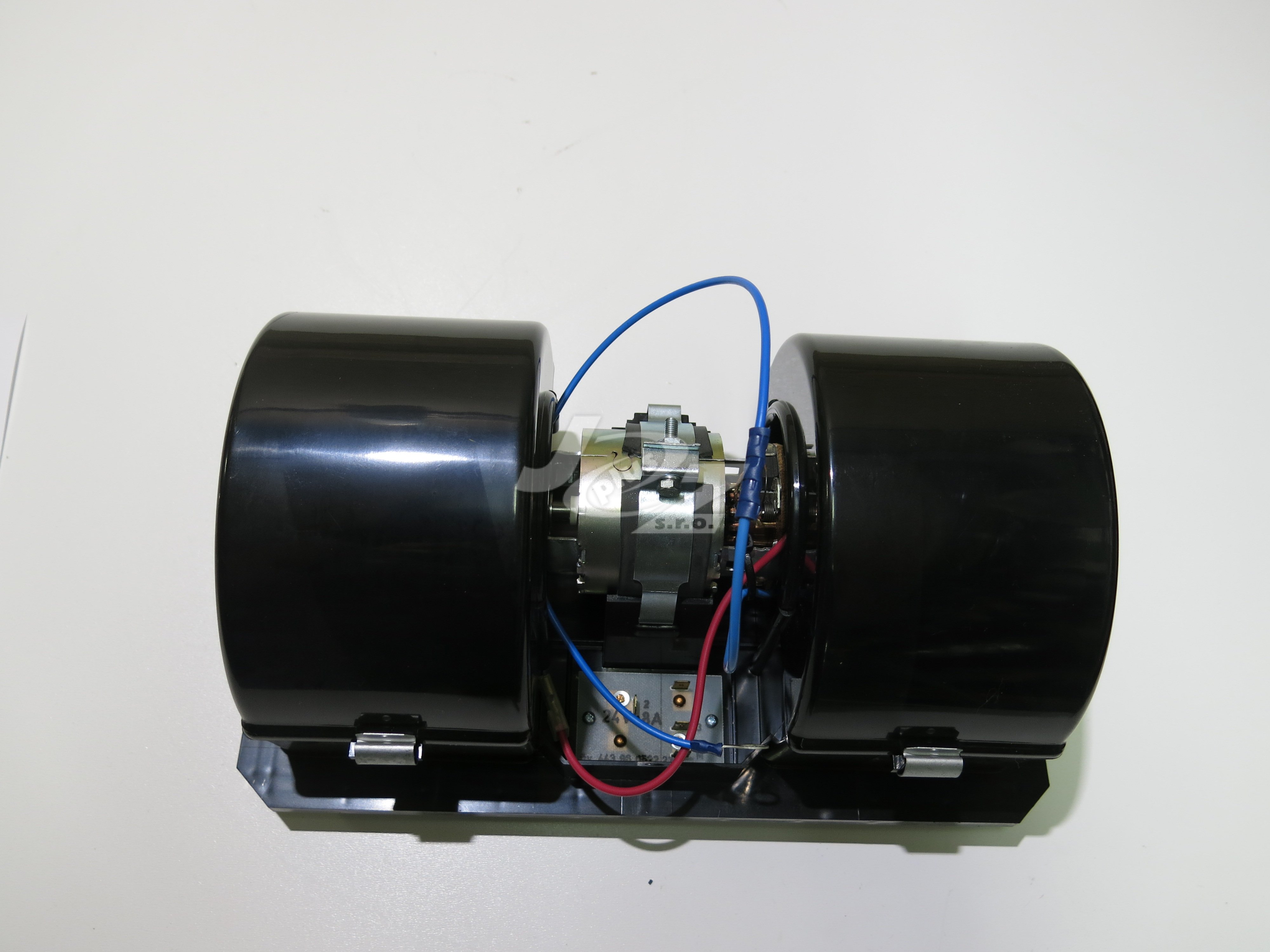 Ventilátor úplný KAROSA 900 24V120W